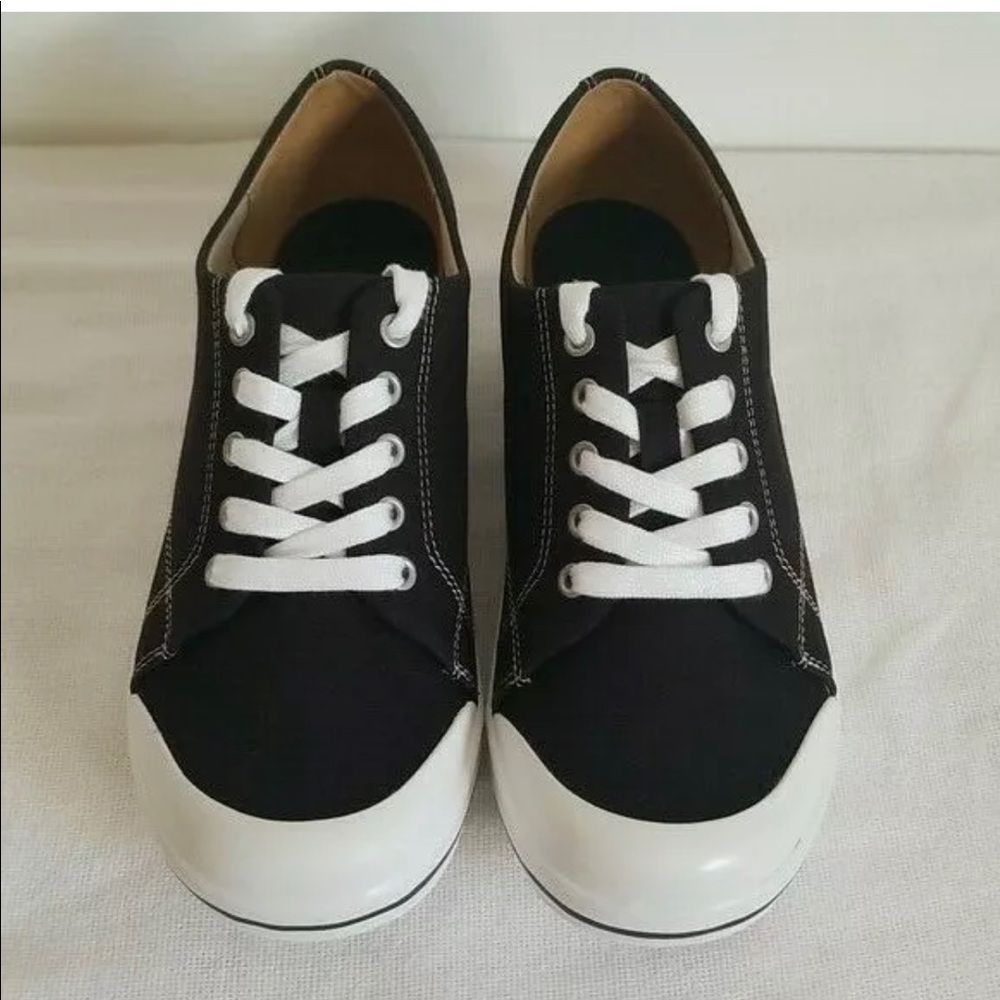 Danseur Veda Vegan Black Canvas Clogs